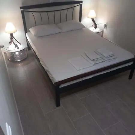 Semesterbostad Avocado House Finikounta