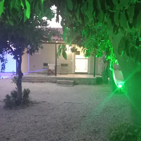 Prázdninový dům Avocado House Finikounda