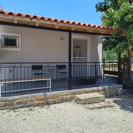 Avocado House Semesterbostad Finikounta