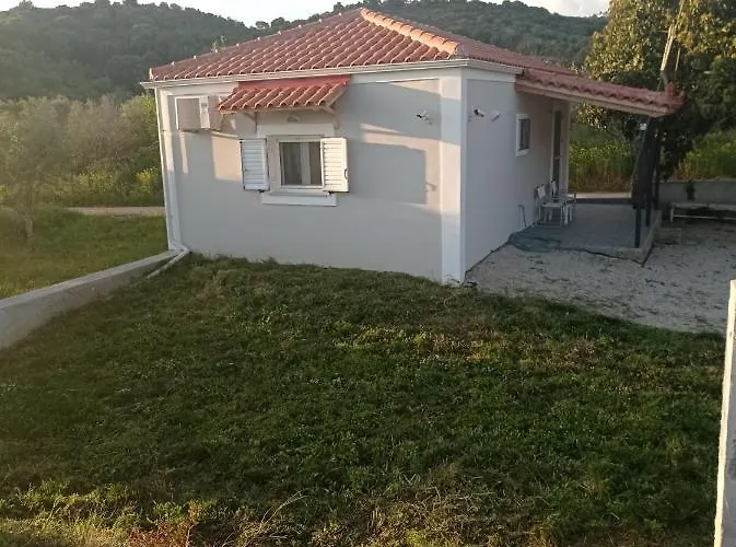 Avocado House * Finikounta